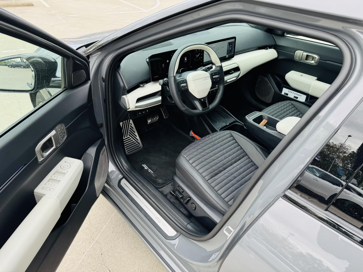 Kia EV4